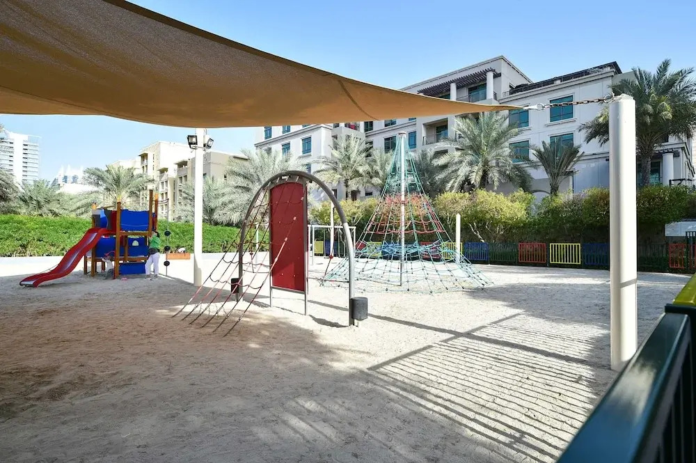 Дубай: 1 Bedroom Pool View Apartment - OAS