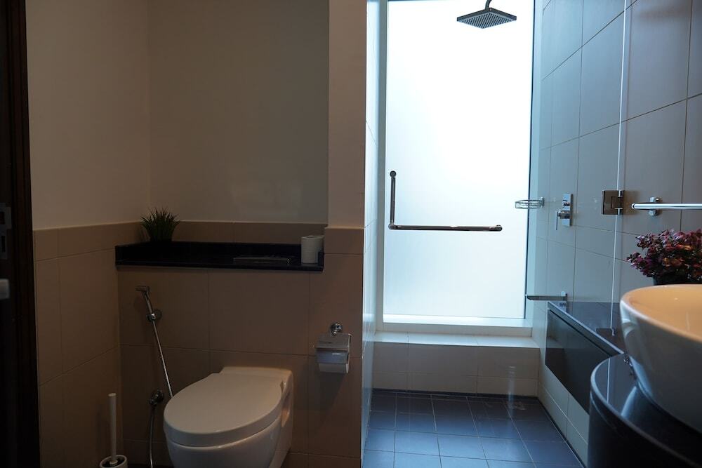 Дубай: SuperHost- Next to Dubai Canal   Elegant 1 BR   Business Bay