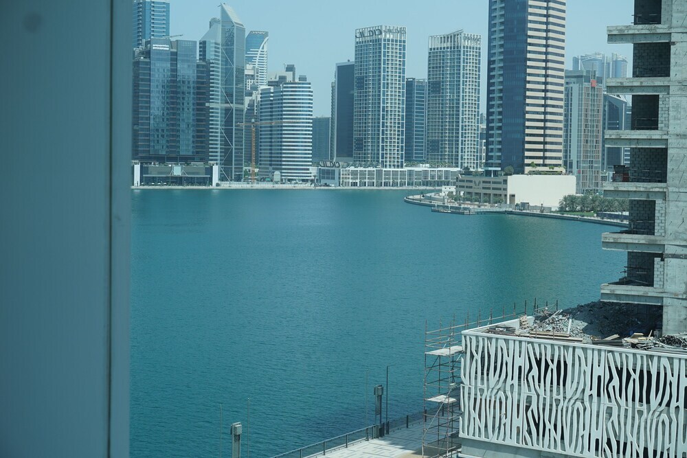 Дубай: SuperHost- Next to Dubai Canal   Elegant 1 BR   Business Bay