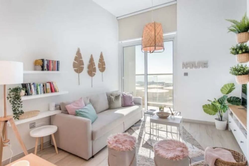 Дубай: Cozy 1BR with balcony sea view