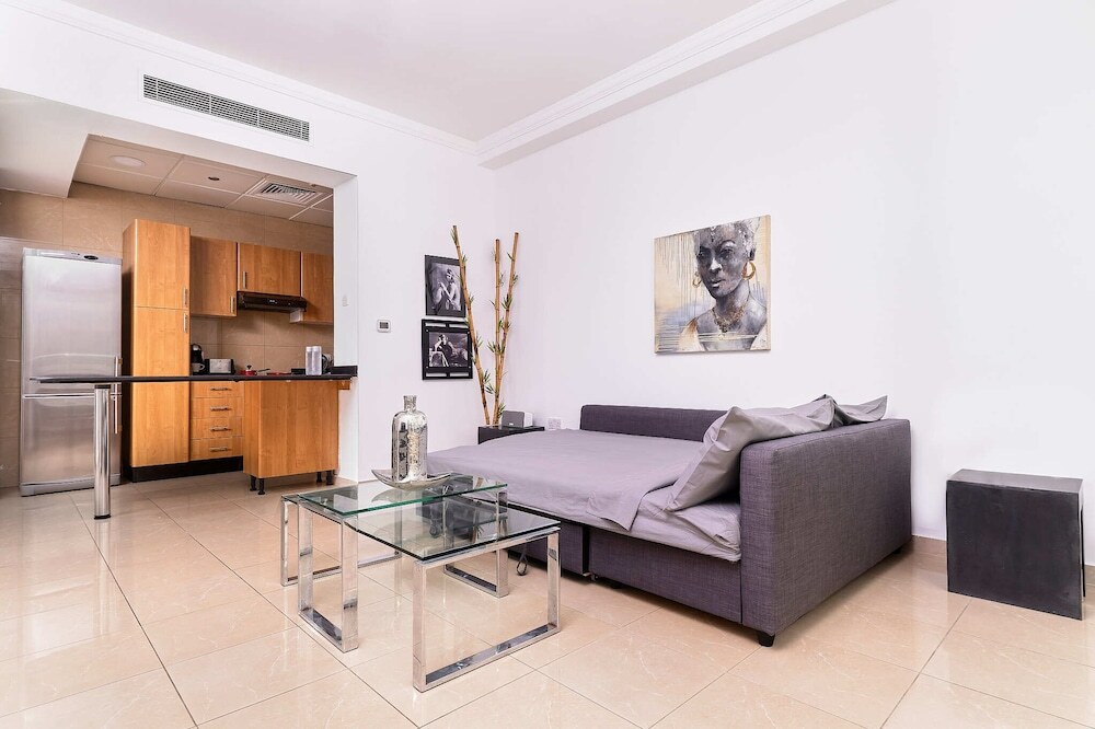 Дубай: Cozy 1BR apartment Marina Crown