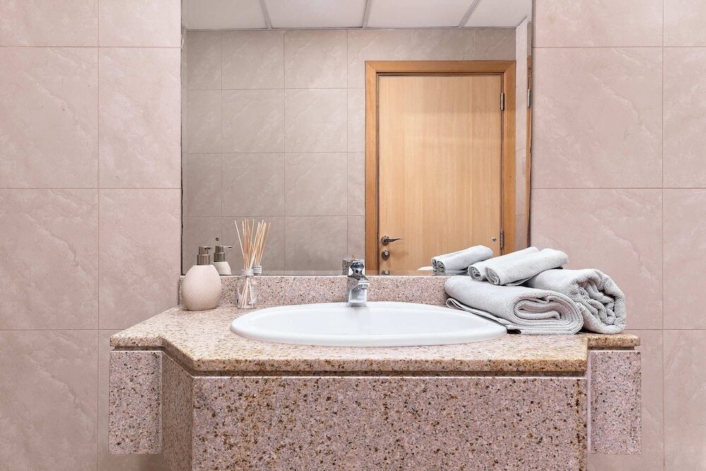 Дубай: Cozy 1BR apartment Marina Crown