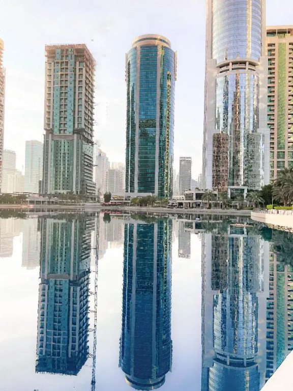 Дубай: Cosmos Living - Paramount Hotels