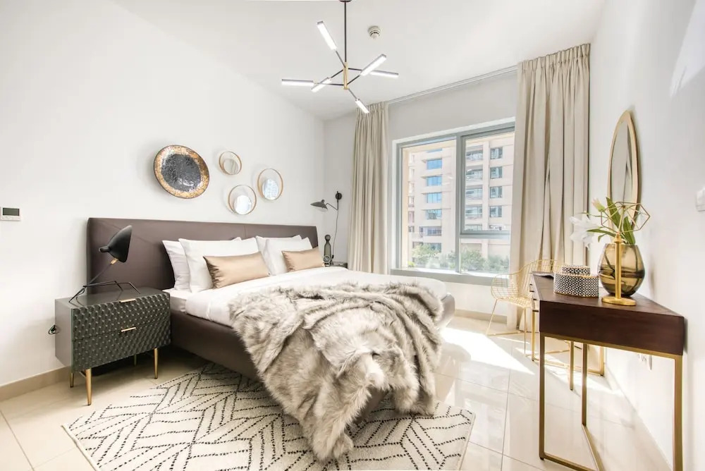 Дубай: Maison Privee - Radiant Urban Retreat with Iconic Burj Khalifa Vws