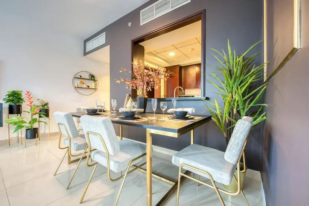 Дубай: Maison Privee - Radiant Urban Retreat with Iconic Burj Khalifa Vws