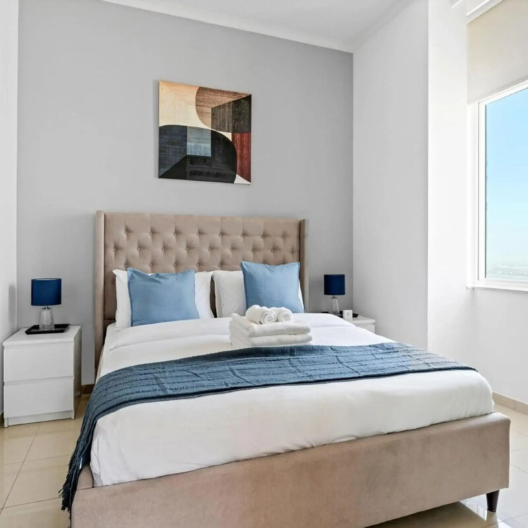 Дубай: Beautiful 1BR with sunset view