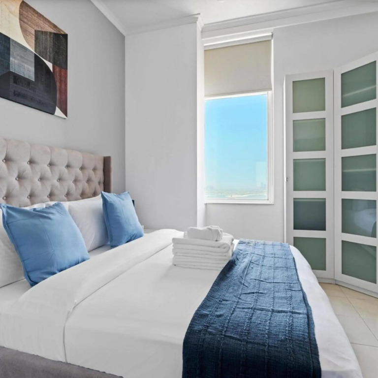 Дубай: Beautiful 1BR with sunset view