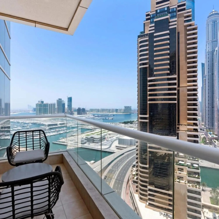 Дубай: Beautiful 1BR with sunset view