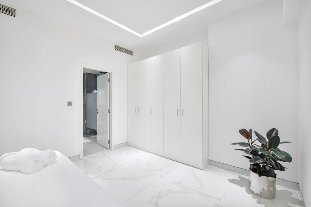 Дубай: Beachside Bliss - Luxurious 2BR in JBR