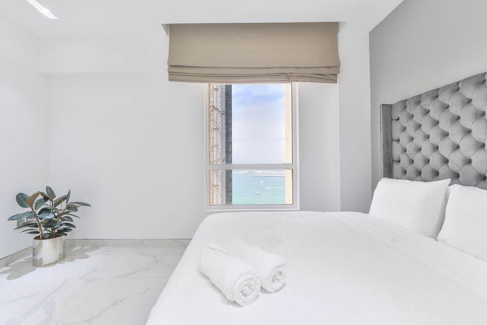 Дубай: Beachside Bliss - Luxurious 2BR in JBR
