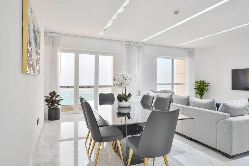 Дубай: Beachside Bliss - Luxurious 2BR in JBR