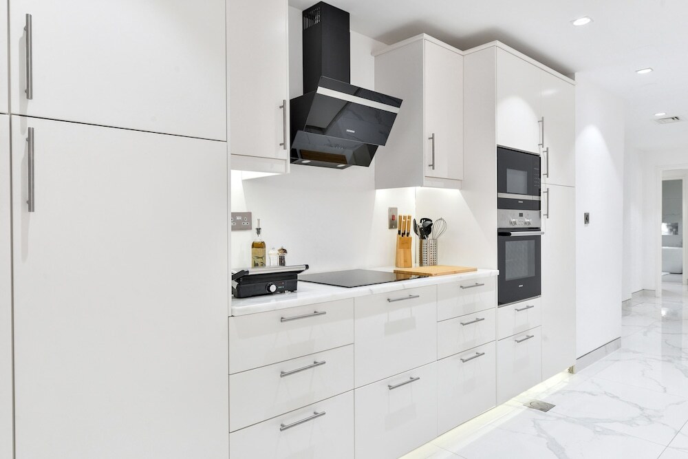 Дубай: Beachside Bliss - Luxurious 2BR in JBR