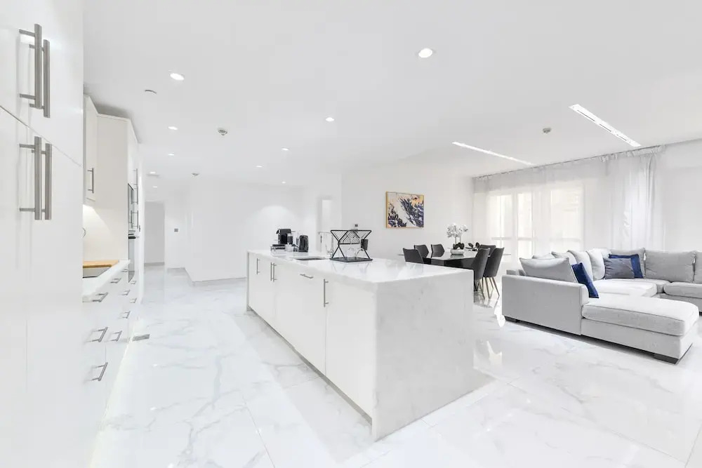 Дубай: Beachside Bliss - Luxurious 2BR in JBR