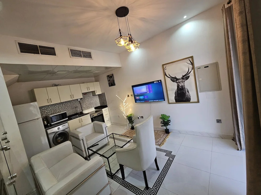 Дубай: Amazing One-bedroom Villa Townhouse