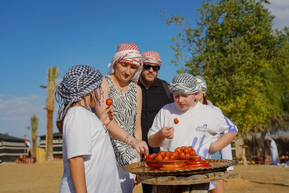 Дубай: Al Marmoom Oasis "Luxury Glamping & Bedouin Experience
