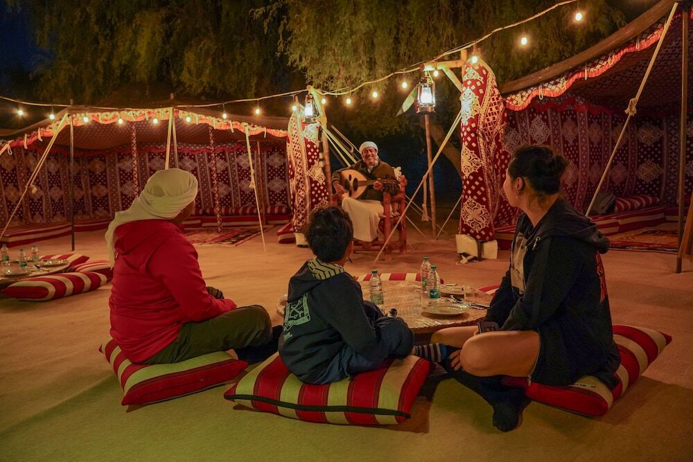 Дубай: Al Marmoom Oasis "Luxury Glamping & Bedouin Experience