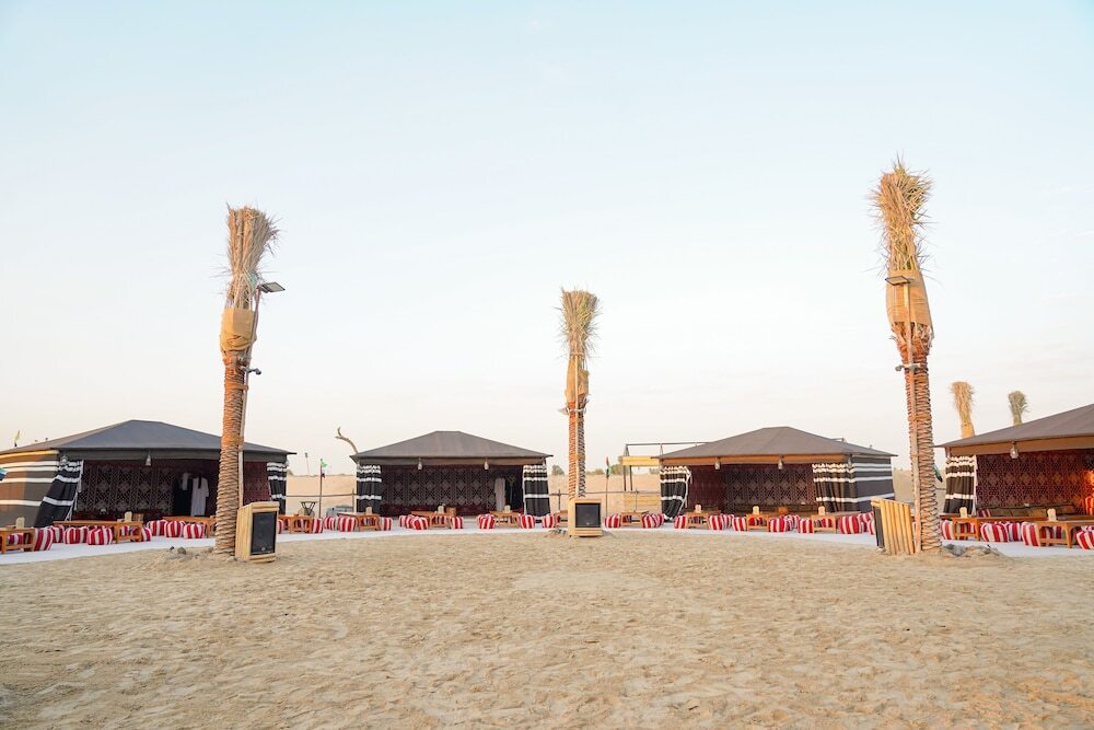 Дубай: Al Marmoom Oasis "Luxury Glamping & Bedouin Experience
