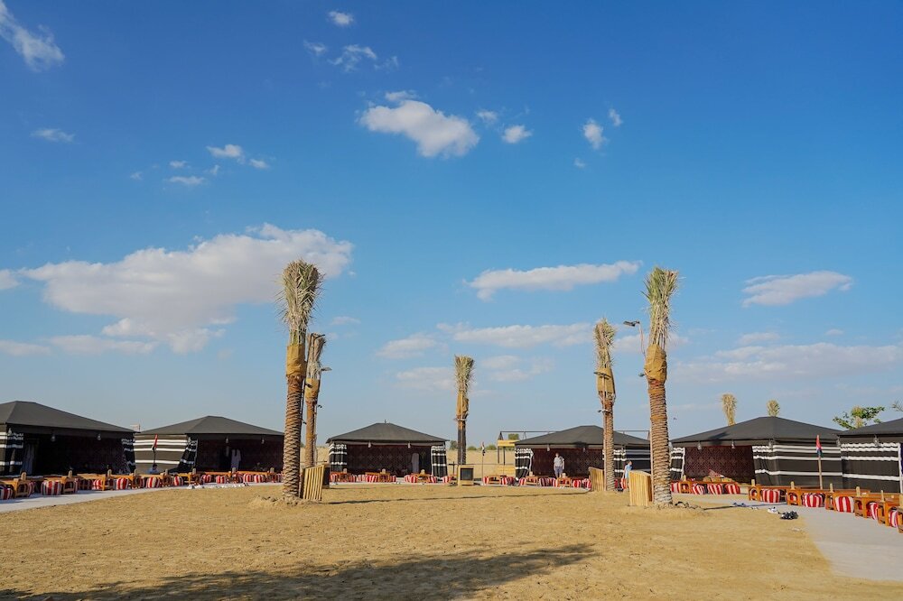 Дубай: Al Marmoom Oasis "Luxury Glamping & Bedouin Experience