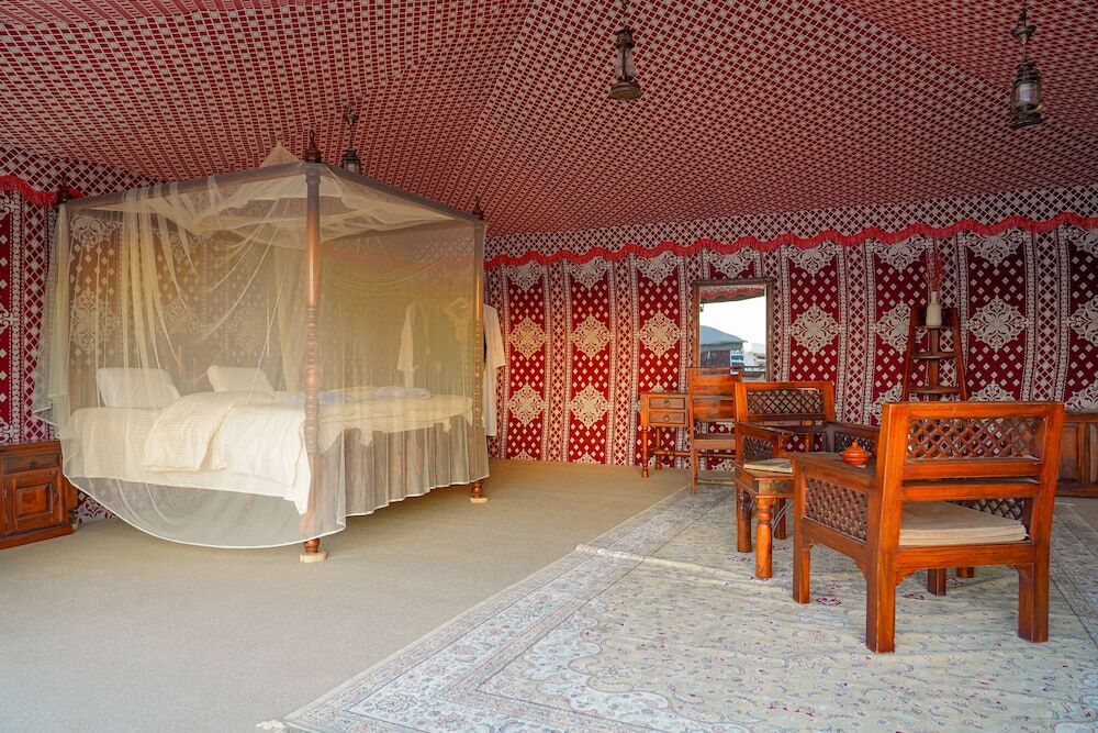 Дубай: Al Marmoom Oasis "Luxury Glamping & Bedouin Experience