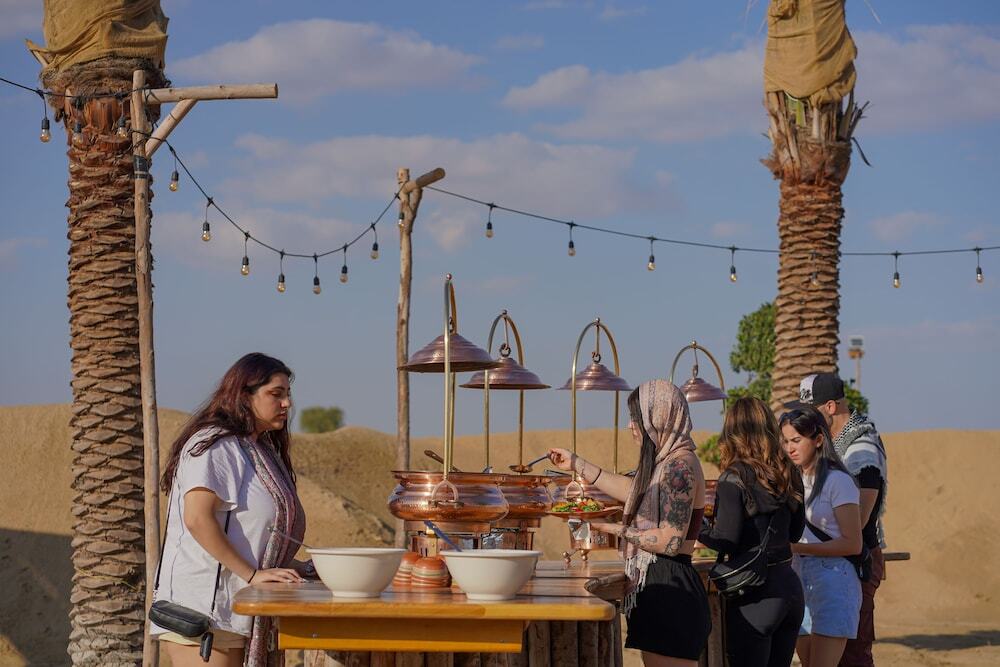 Дубай: Al Marmoom Oasis "Luxury Glamping & Bedouin Experience