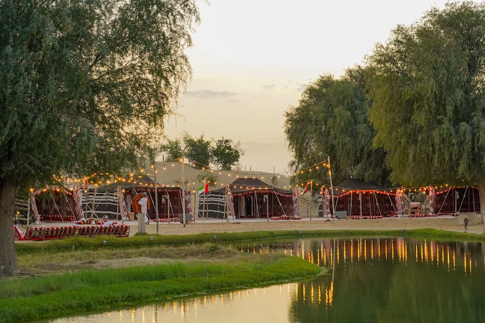 Дубай: Al Marmoom Oasis "Luxury Glamping & Bedouin Experience