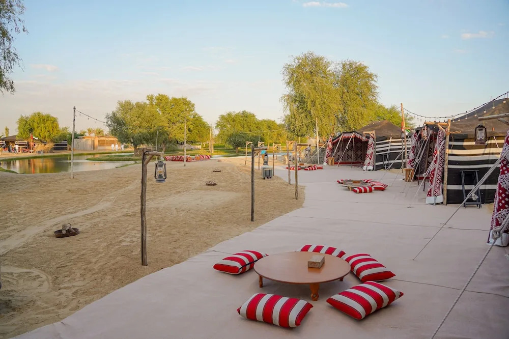 Дубай: Al Marmoom Oasis "Luxury Glamping & Bedouin Experience