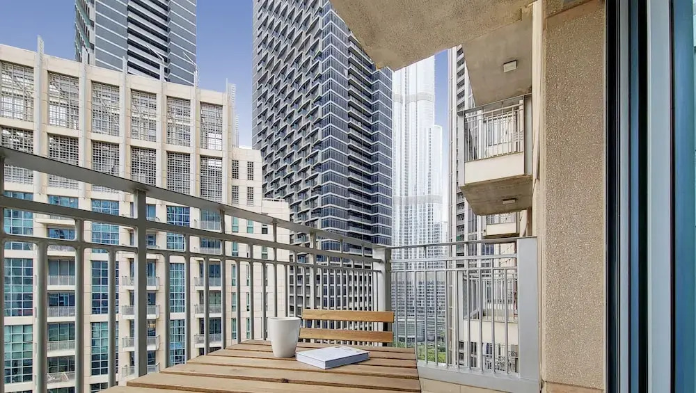 Дубай: Manzil -Cozy 1BR Apt w/ Downtown Skyline Burj View