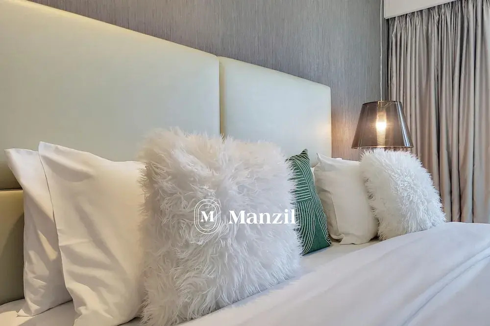 Дубай: Manzil - Cozy 1BR in Paramount w Burj Khalifa View