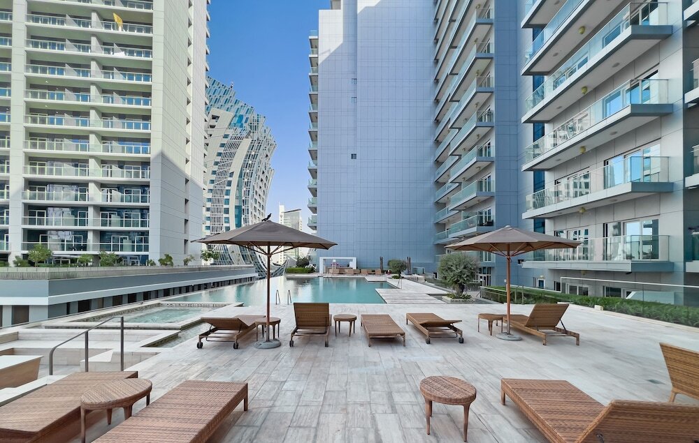 Дубай: 1 BR Apt walking distance to Dubai Mall