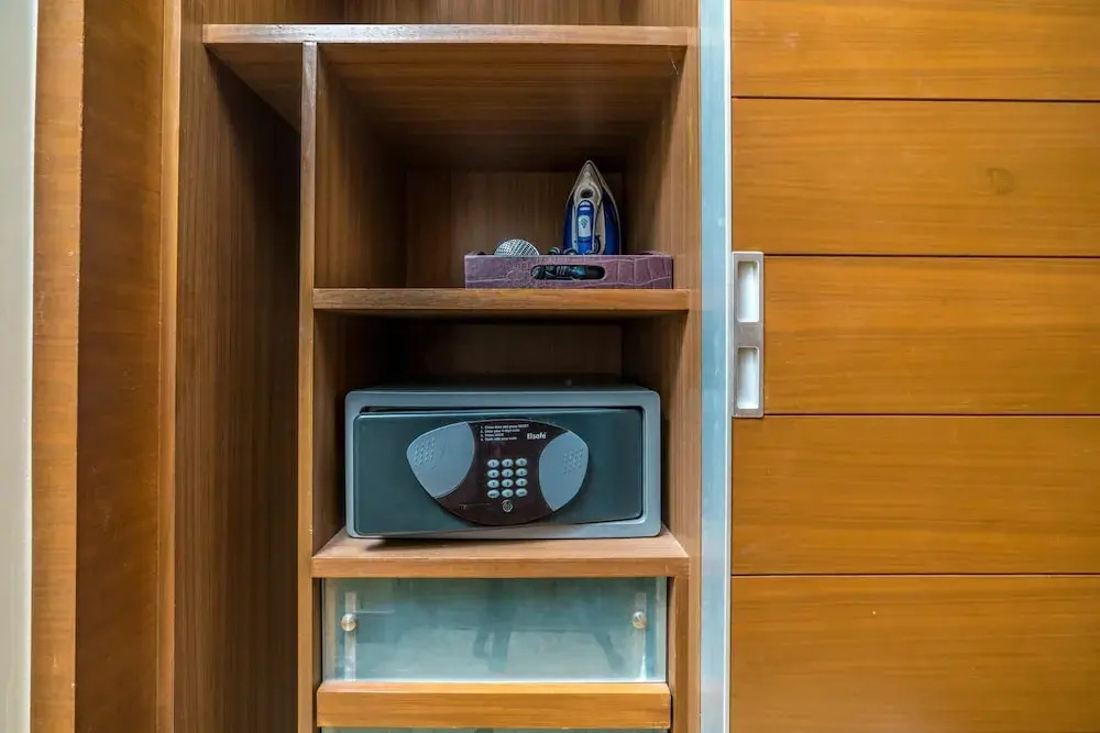 Дубай: Luxe Address Dubai Mall Studio Burj Sea Views