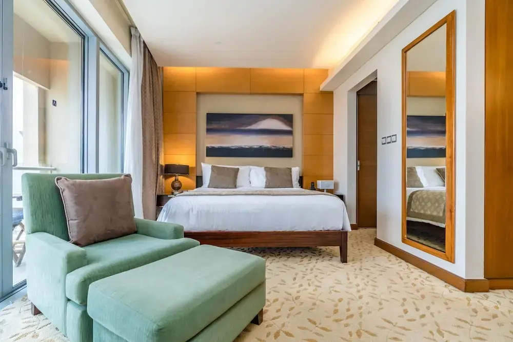 Дубай: Luxe Address Dubai Mall Studio Burj Sea Views