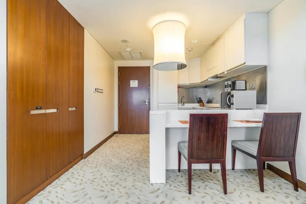 Дубай: Luxe Address Dubai Mall Studio Burj Sea Views