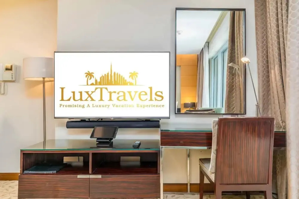 Дубай: Luxe Address Dubai Mall Studio Burj Sea Views