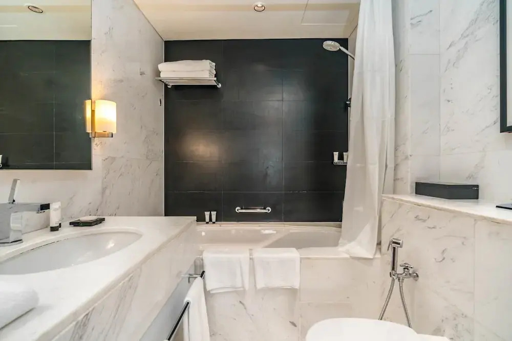 Дубай: Luxe Address Dubai Mall Studio Burj Sea Views