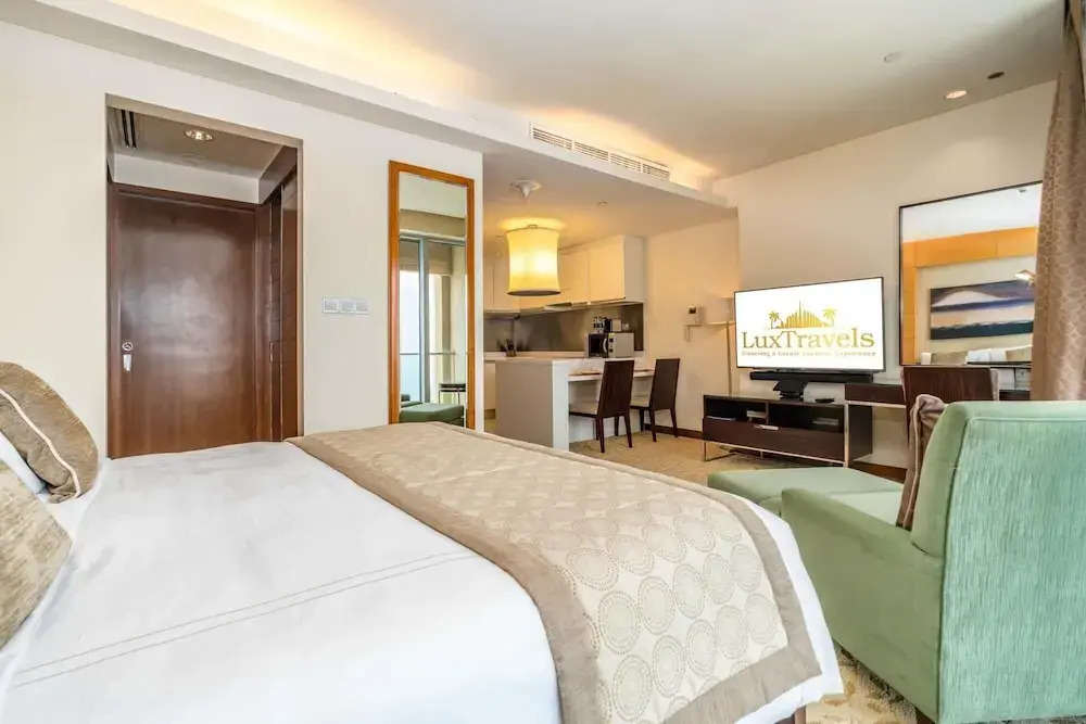 Дубай: Luxe Address Dubai Mall Studio Burj Sea Views