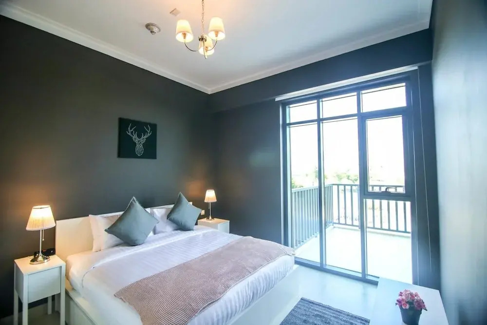 Дубай: Golf Course Views 3BR Vida Hills Weekly Cleaning