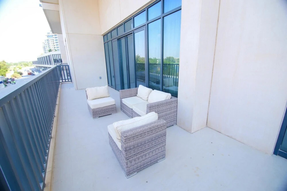 Дубай: Golf Course Views 3BR Vida Hills Weekly Cleaning