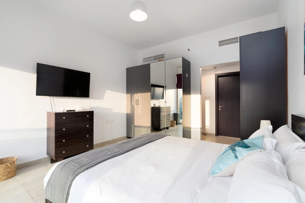 Дубай: SuperHost - Beautiful City Views From This Apt Close to Lake