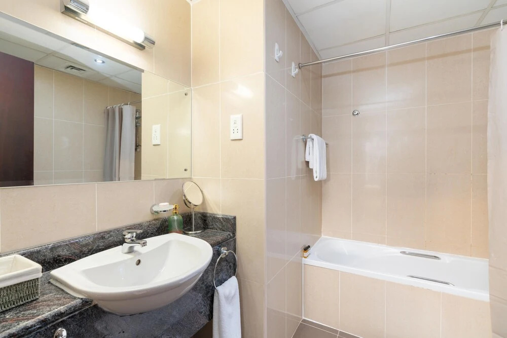 Дубай: SuperHost - Beautiful City Views From This Apt Close to Lake
