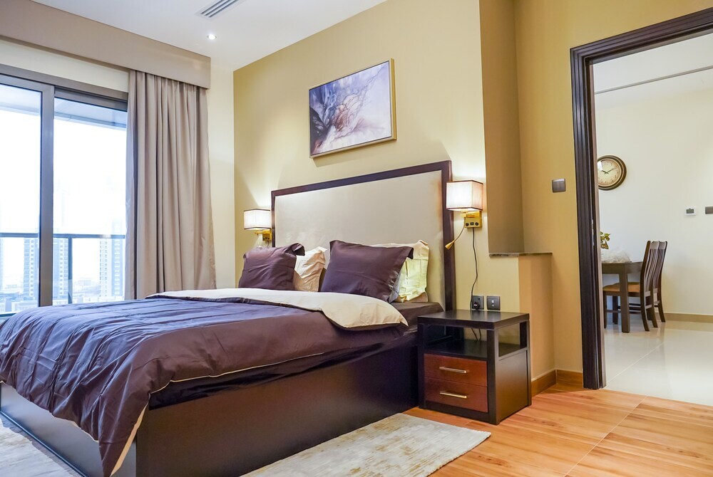 Дубай: Whitesage - Elegant Apartment With Balcony in Downtown