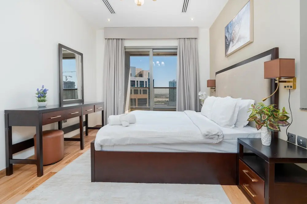 Дубай: Whitesage - Elegant Apartment With Balcony in Downtown