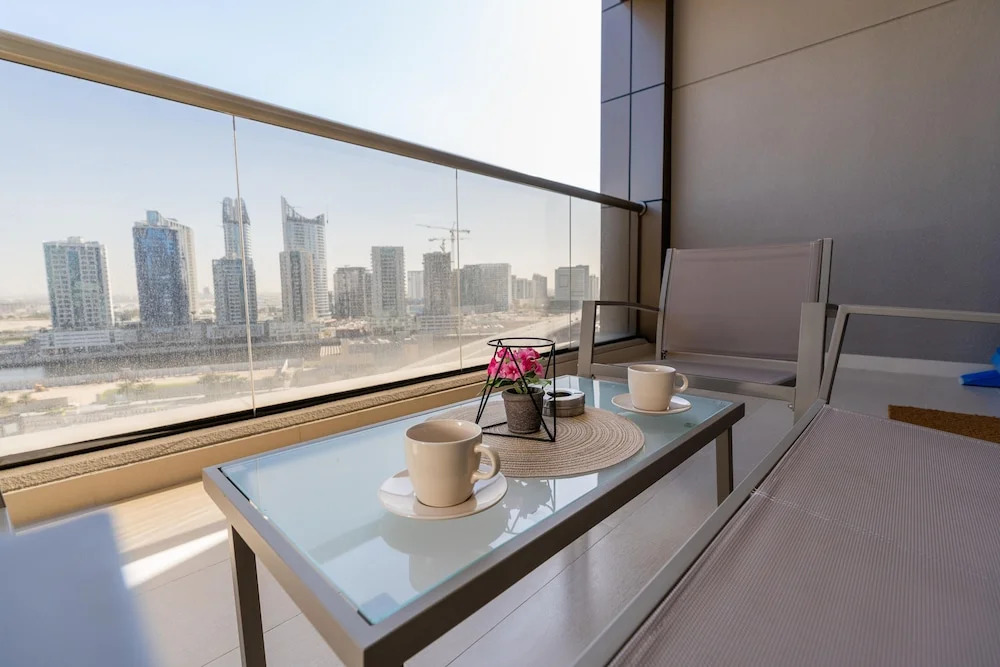 Дубай: Whitesage - Elegant Apartment With Balcony in Downtown