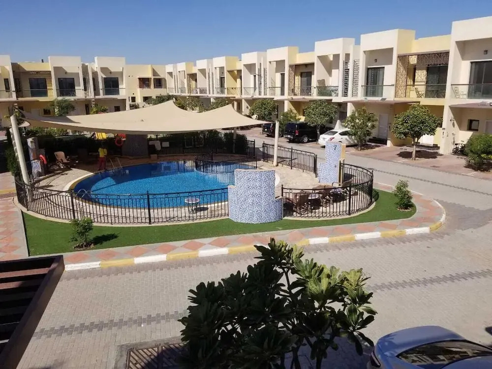 Дубай: 2-bedroom Town House