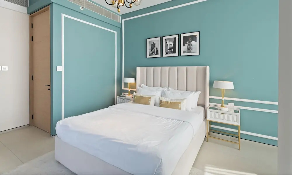 Дубай: Aya - Canal View From this 1BR in Jumeirah Gate Tower 1