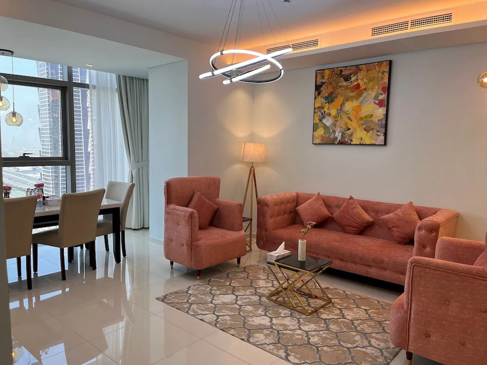 Дубай: Elegant 2 BHK Paramount Tower City View
