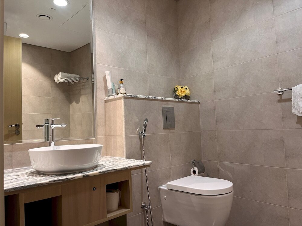 Дубай: Elegant 2 BHK Paramount Tower City View