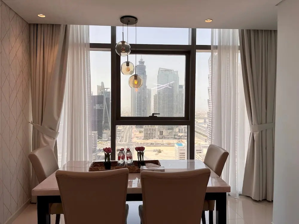 Дубай: Elegant 2 BHK Paramount Tower City View