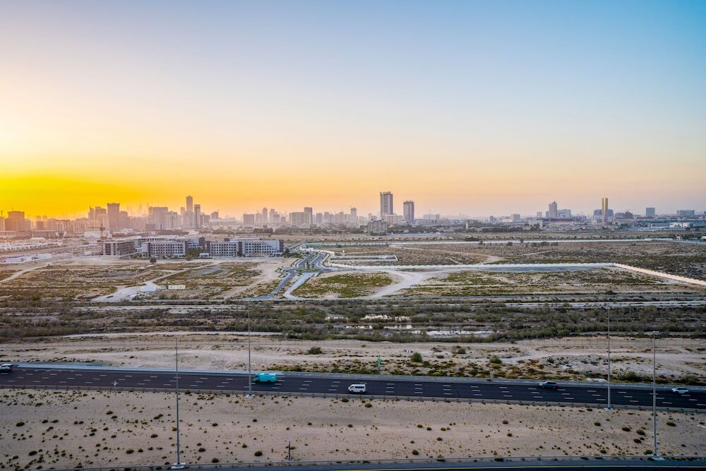 Дубай: Tanin - Wake Up To Dubai Skyline From This Stylish Studio