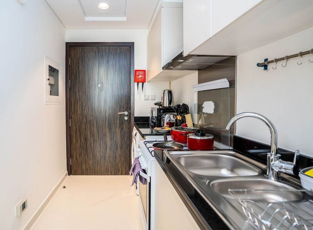 Дубай: Tanin - Wake Up To Dubai Skyline From This Stylish Studio