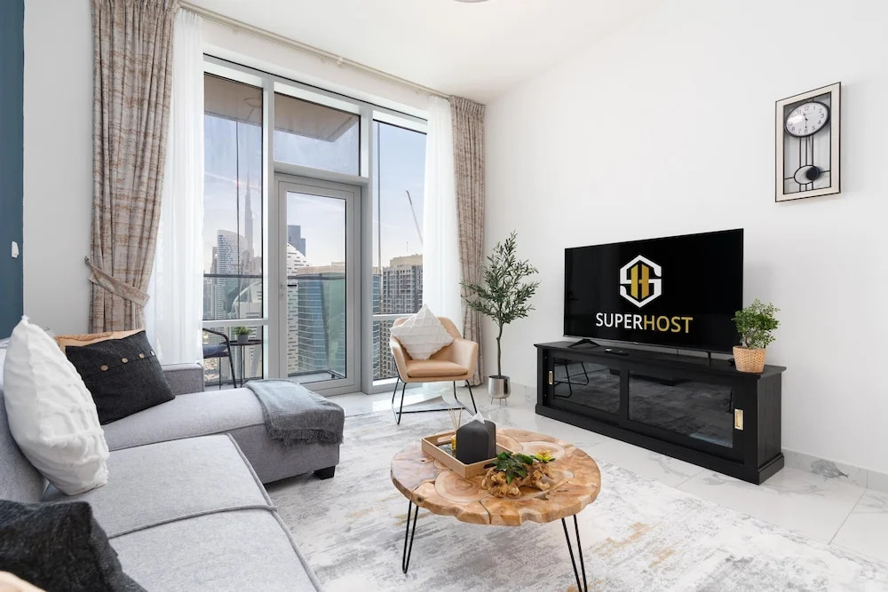 Дубай: SuperHost - Luxury Apt with Panoramic Burj and Canal Views